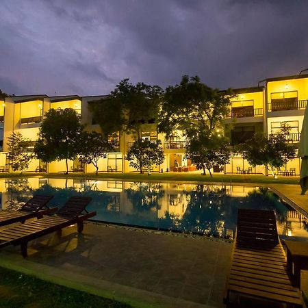Grand Tamarind Lake Kataragama Ngoại thất bức ảnh