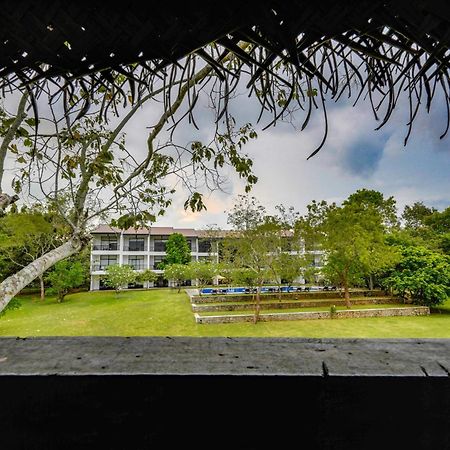 Grand Tamarind Lake Kataragama Ngoại thất bức ảnh