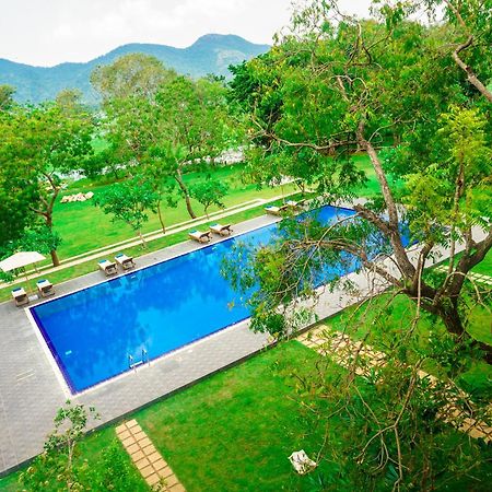 Grand Tamarind Lake Kataragama Ngoại thất bức ảnh