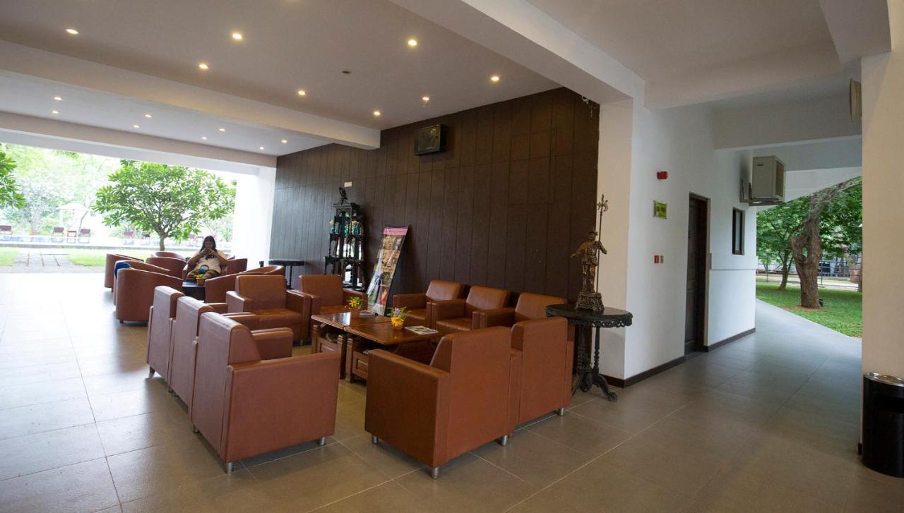 Grand Tamarind Lake Kataragama Ngoại thất bức ảnh