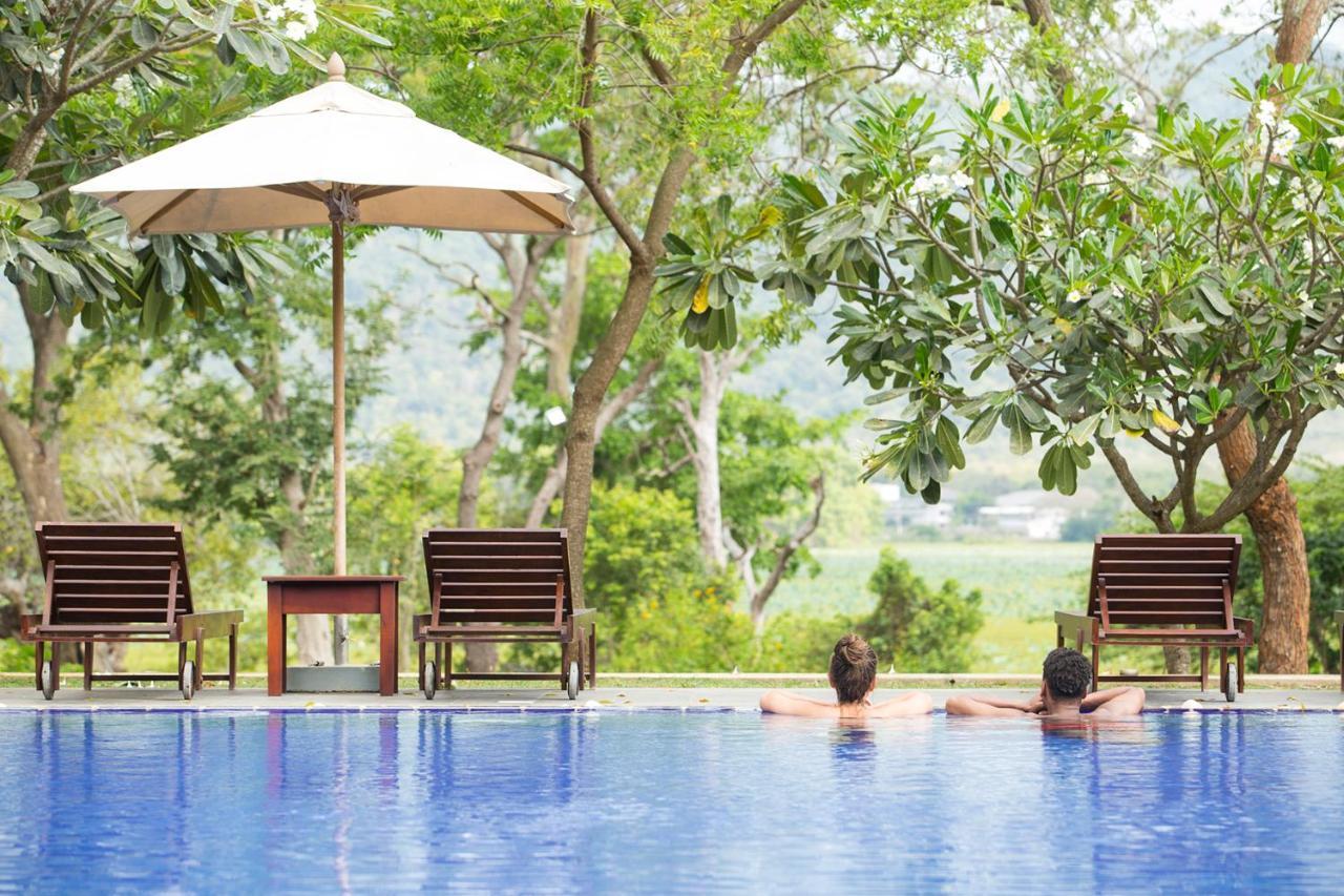 Grand Tamarind Lake Kataragama Ngoại thất bức ảnh