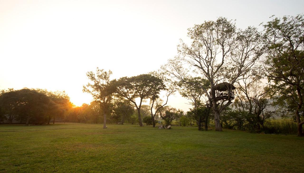Grand Tamarind Lake Kataragama Ngoại thất bức ảnh