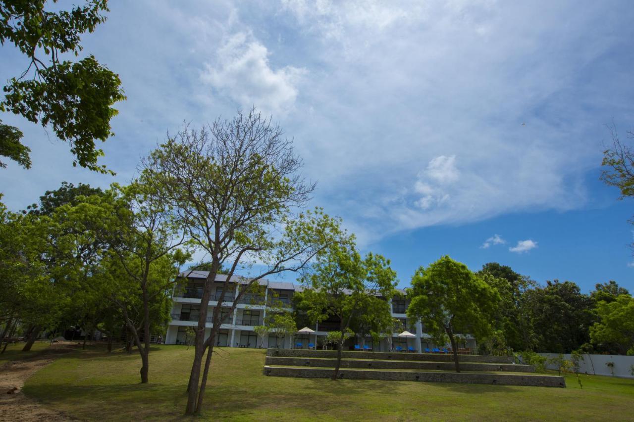 Grand Tamarind Lake Kataragama Ngoại thất bức ảnh