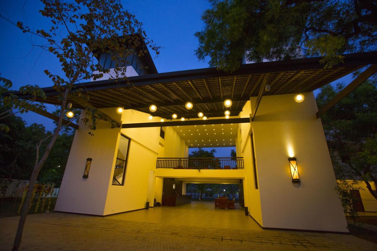 Grand Tamarind Lake Kataragama Ngoại thất bức ảnh