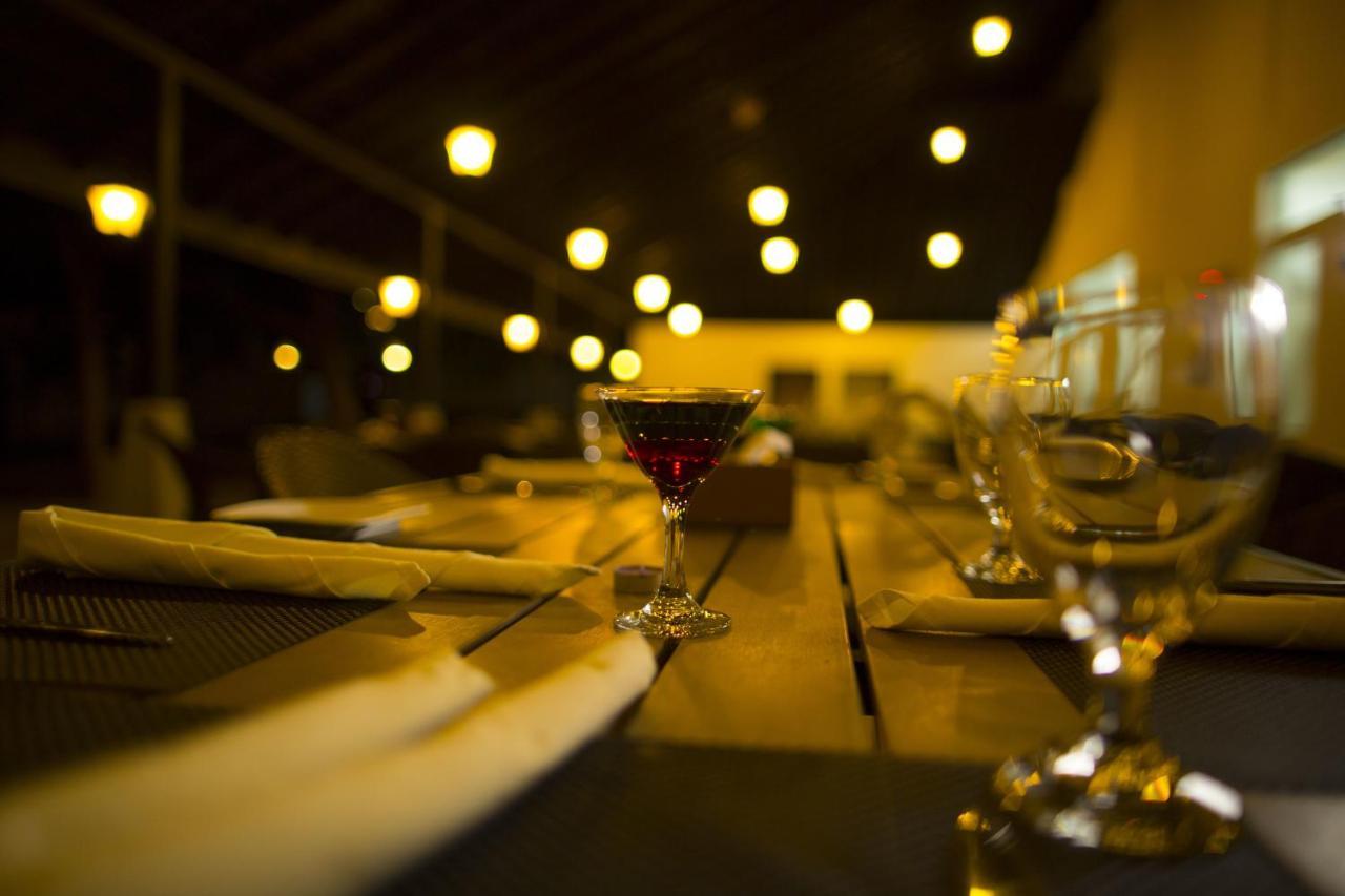 Grand Tamarind Lake Kataragama Ngoại thất bức ảnh