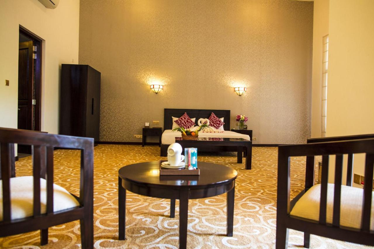Grand Tamarind Lake Kataragama Phòng bức ảnh