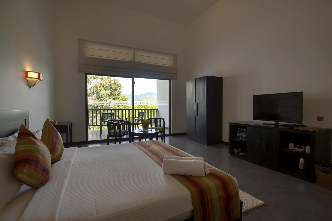 Grand Tamarind Lake Kataragama Ngoại thất bức ảnh