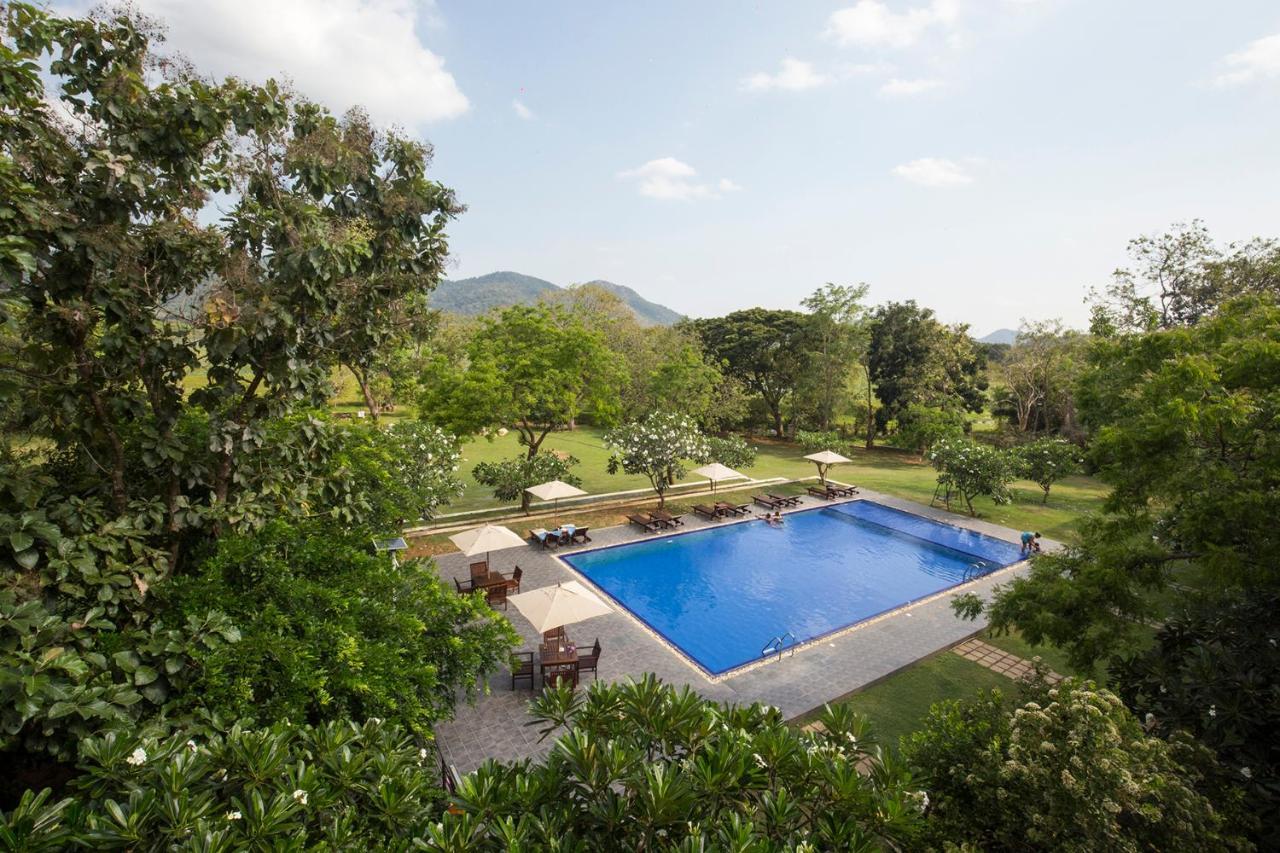 Grand Tamarind Lake Kataragama Ngoại thất bức ảnh