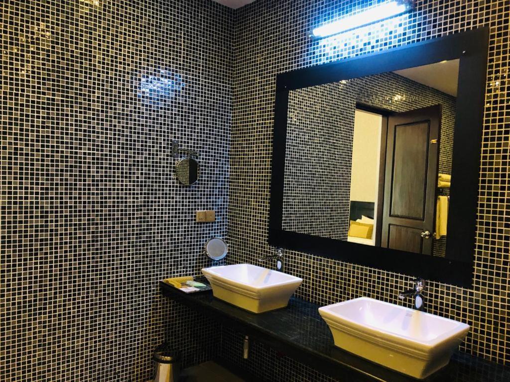 Grand Tamarind Lake Kataragama Ngoại thất bức ảnh