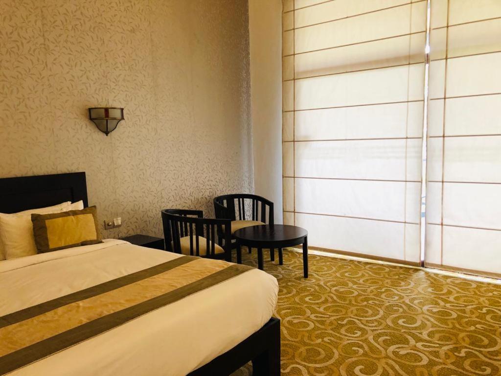Grand Tamarind Lake Kataragama Ngoại thất bức ảnh