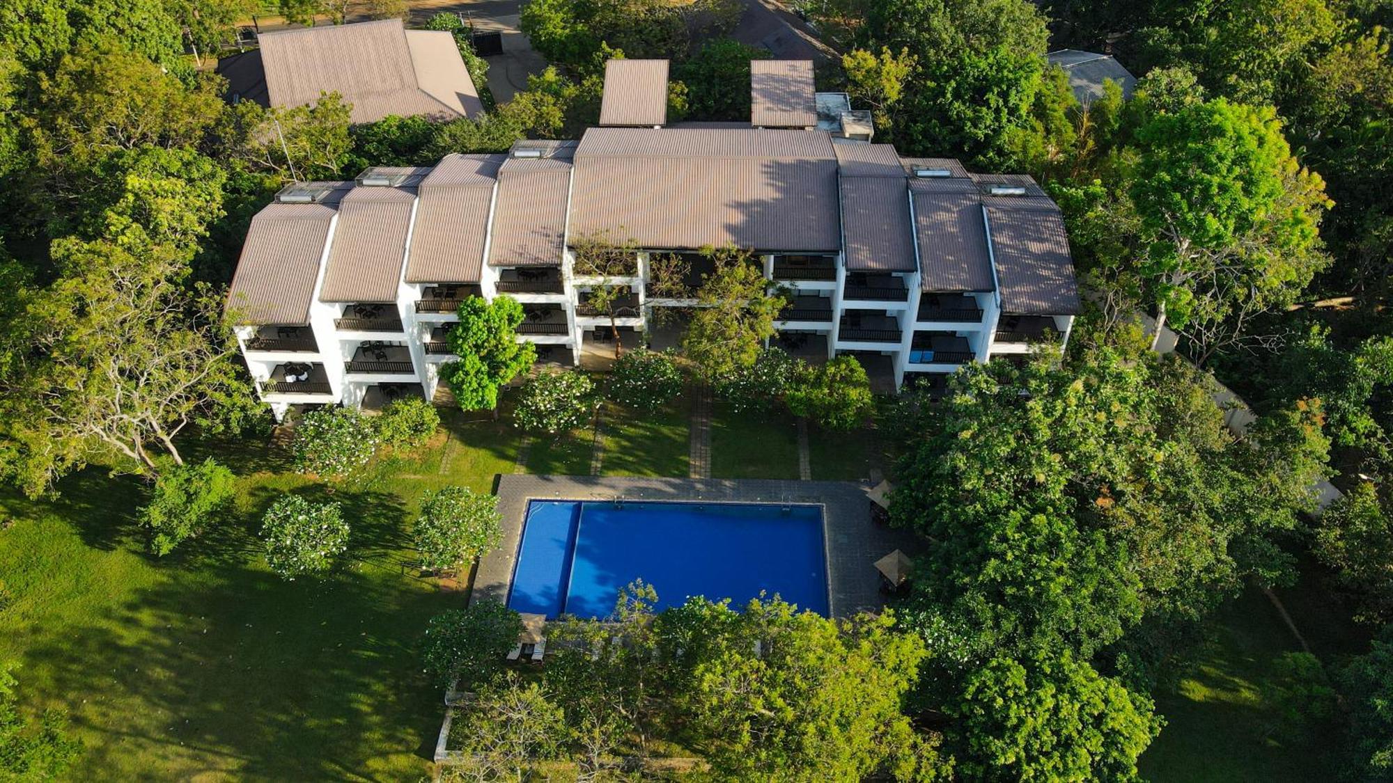 Grand Tamarind Lake Kataragama Ngoại thất bức ảnh